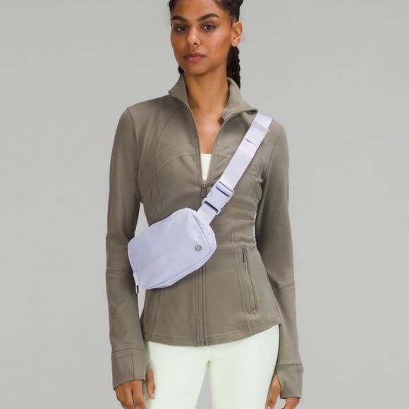 NWT Lululemon Everywhere Belt Bag in Pastel Blue - Picture 1 of 11